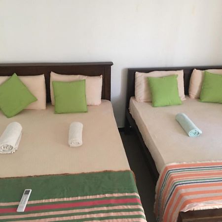 נגומבו Reshani Guest House מראה חיצוני תמונה