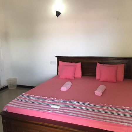 נגומבו Reshani Guest House מראה חיצוני תמונה
