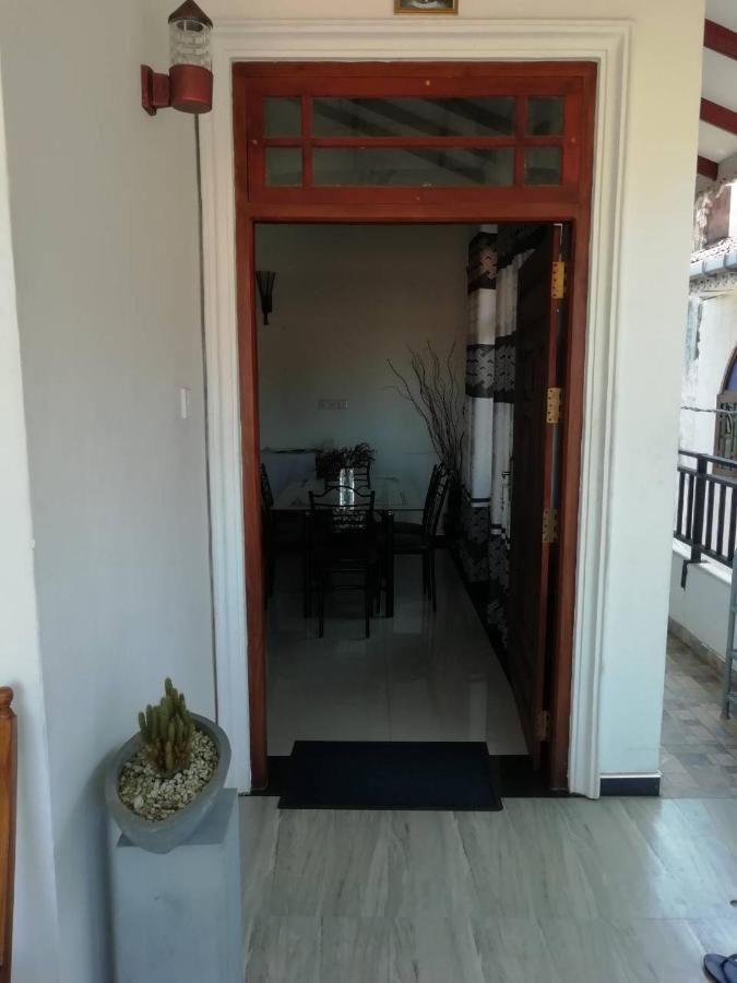 נגומבו Reshani Guest House מראה חיצוני תמונה