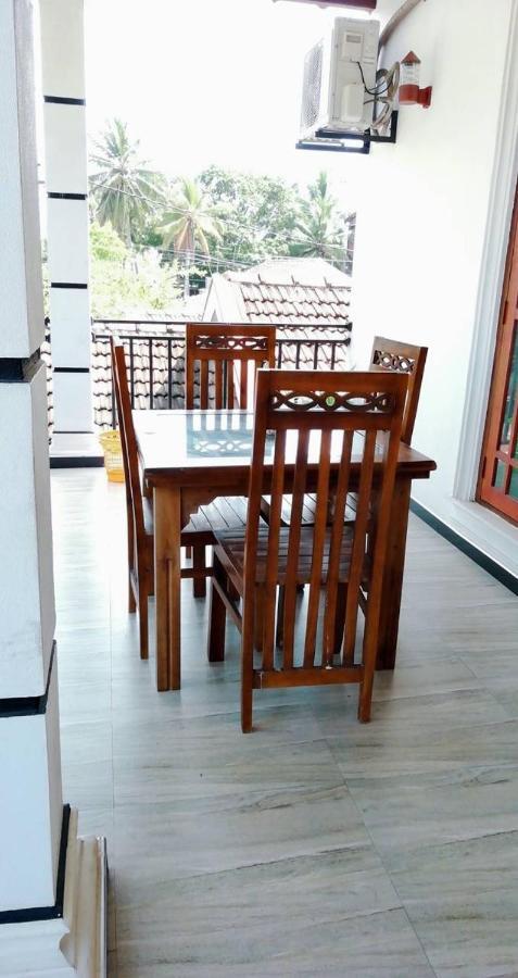 נגומבו Reshani Guest House מראה חיצוני תמונה